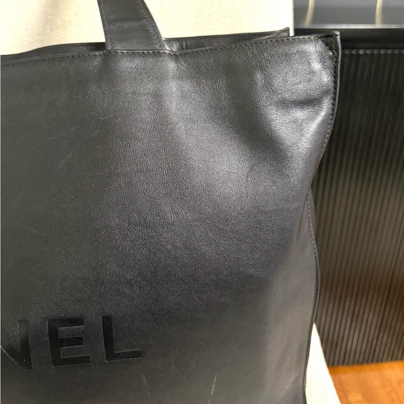 Authentic CHANEL black lambskin leather large tote bag - Picture 8 of 16